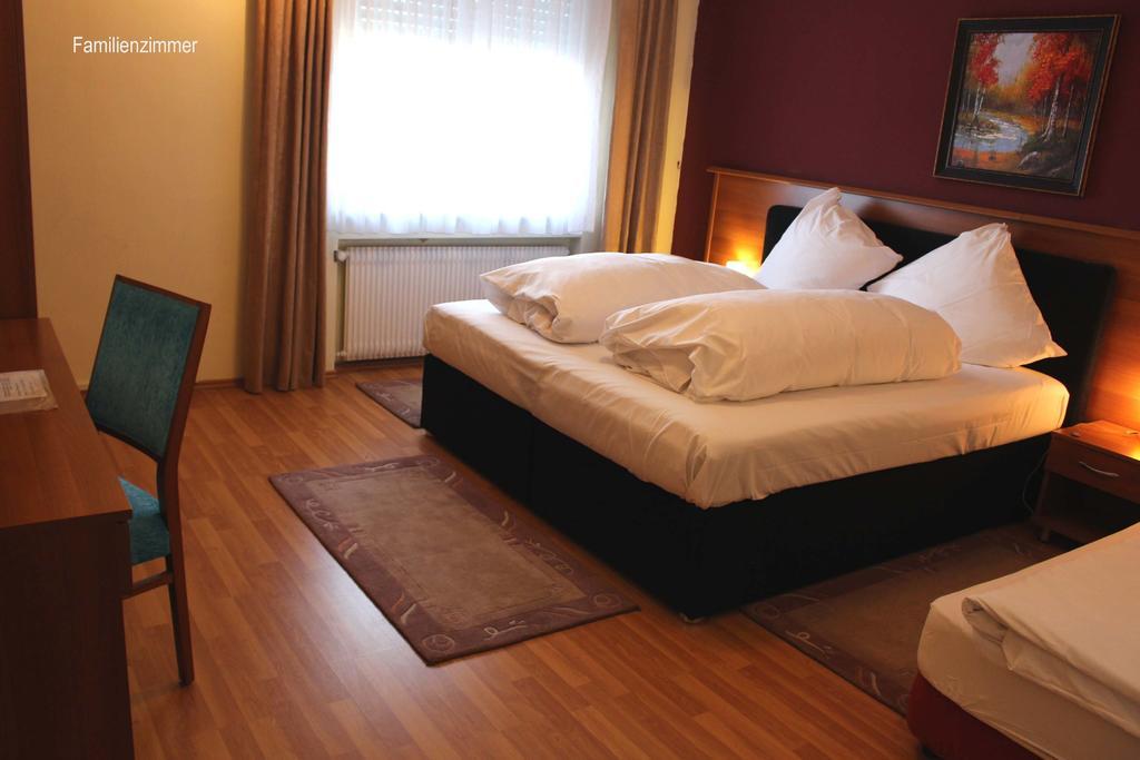 Legend Hotel Biebesheim am Rhein Rum bild