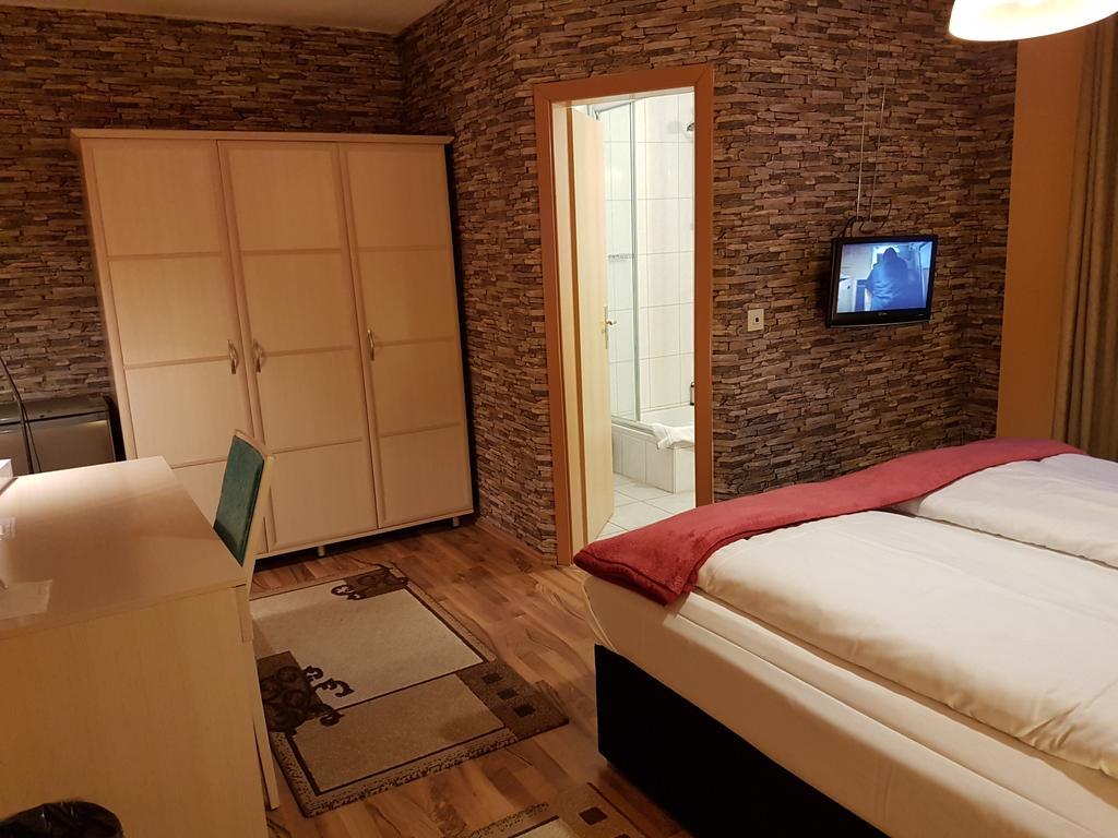 Legend Hotel Biebesheim am Rhein Exteriör bild
